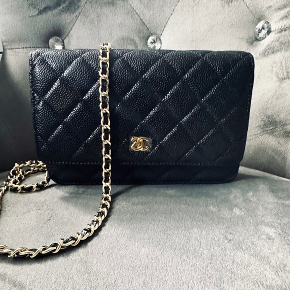 Chanel Caviar WOC - Picture 1 of 6